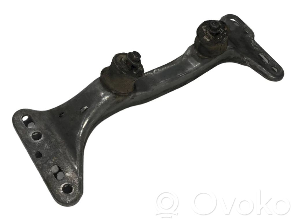 Кронштейн крепления трансмиссии