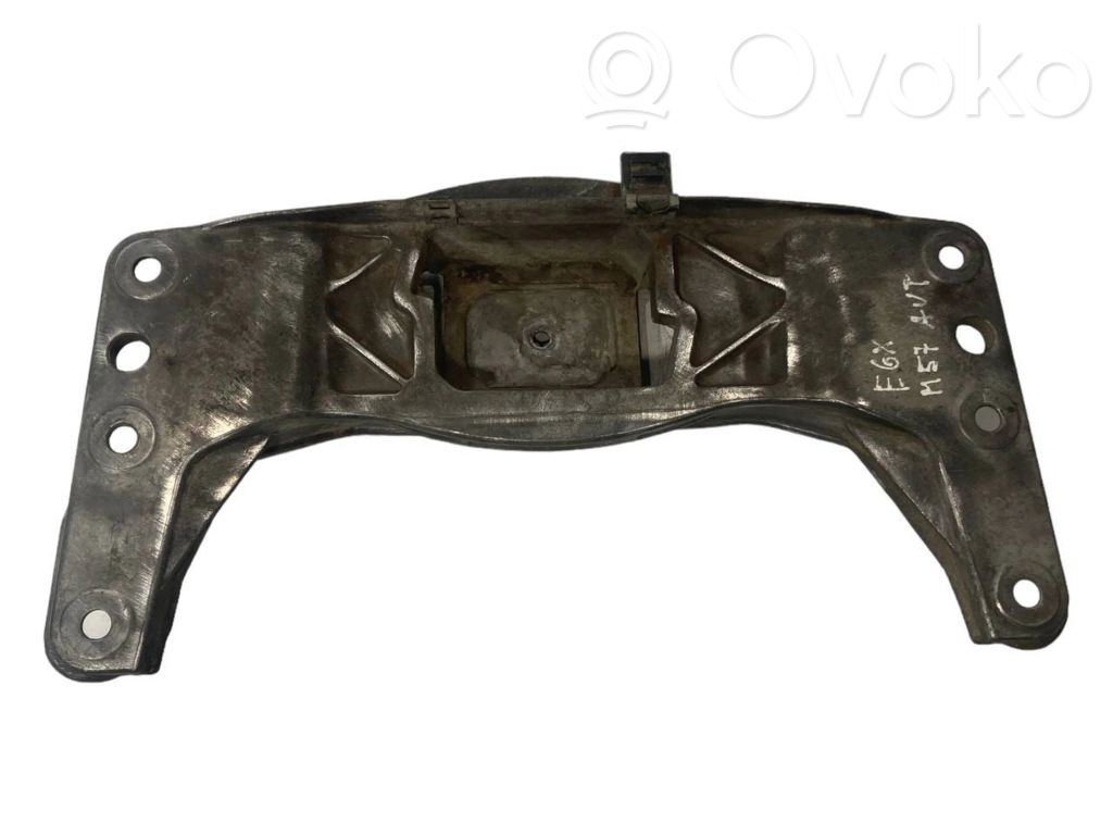 Transmission mounting bracket