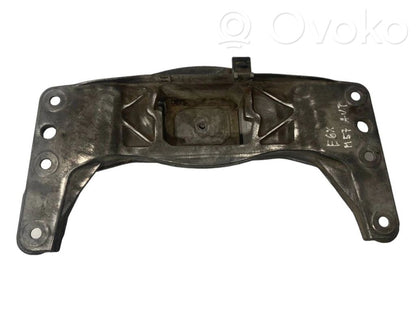 Transmission mounting bracket