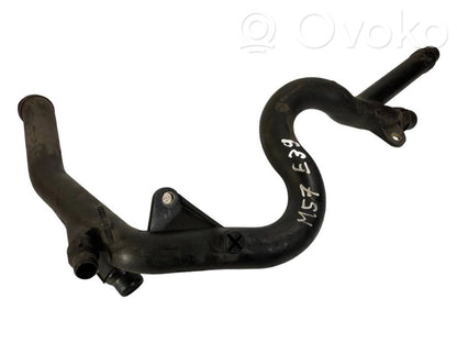 Caurulīte (-es) / šļūtene (-es)