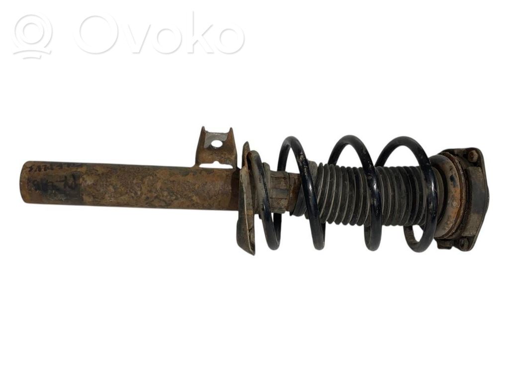 Priekšpusē amortizators ar atsperi