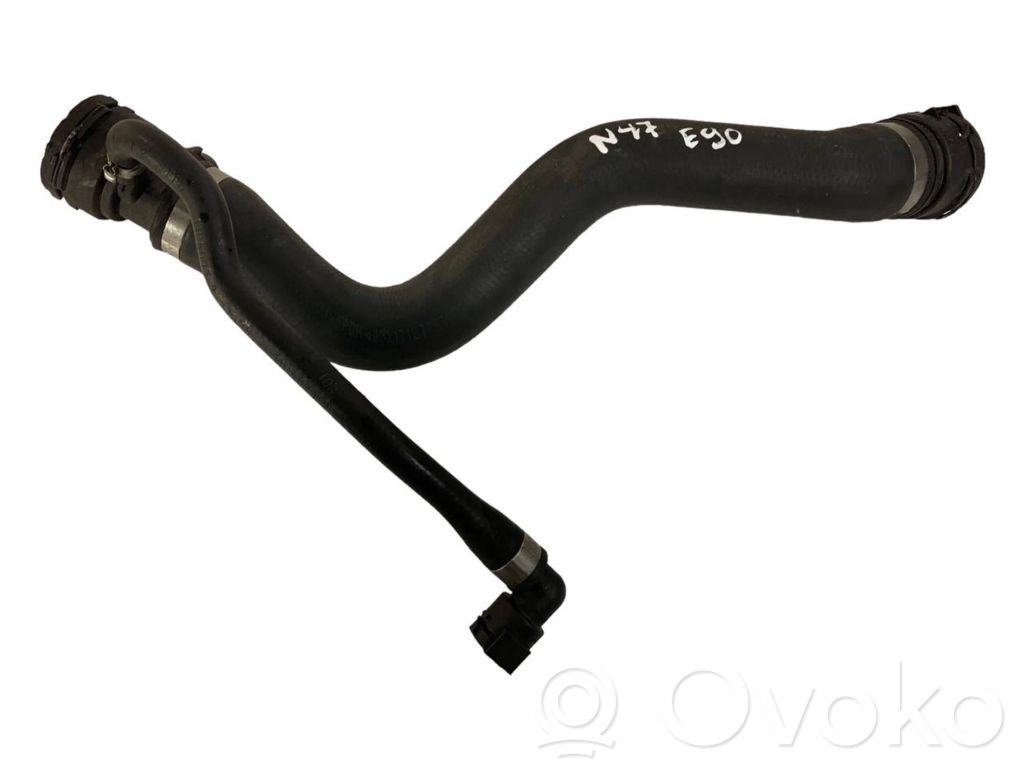 Caurulīte (-es) / šļūtene (-es)