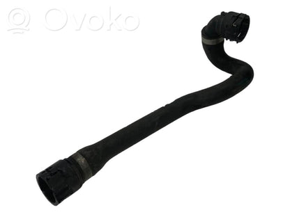 Caurulīte (-es) / šļūtene (-es)