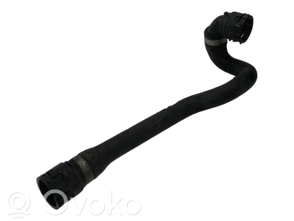 Caurulīte (-es) / šļūtene (-es)