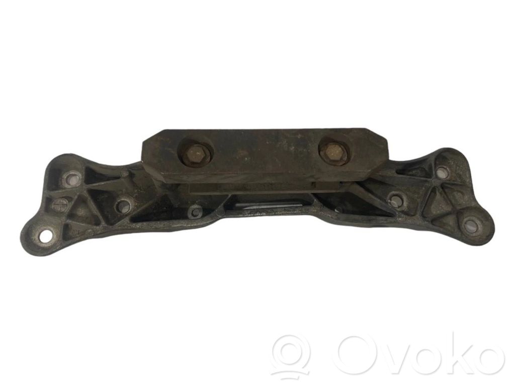 Transmission mounting bracket