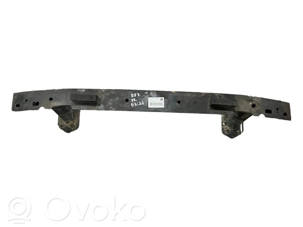 Priekšpusē bampera sija / balka