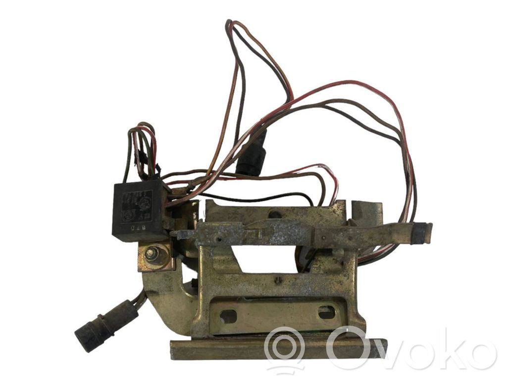 Holder/bracket for external opening handle at the front