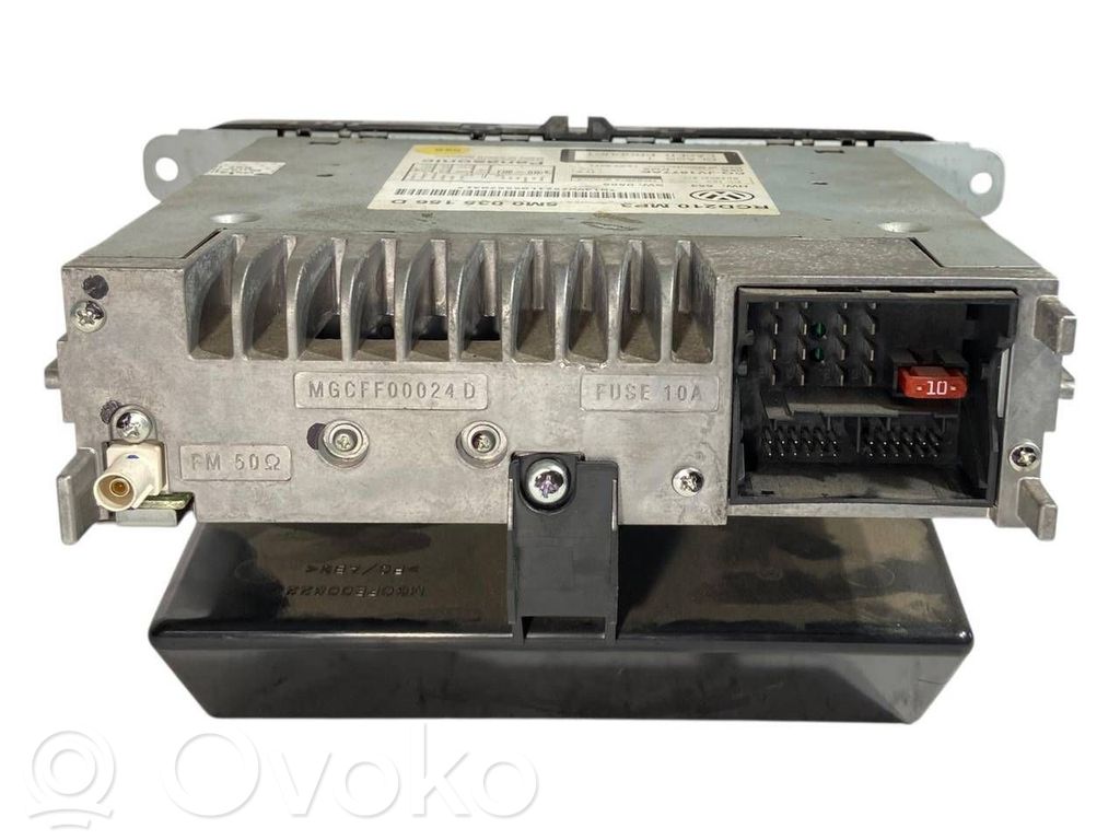 Radio / CD/DVD atskaņotājs / navigācija