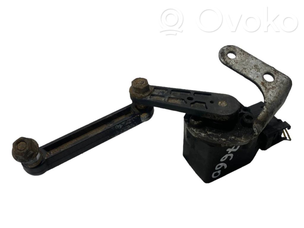 Augstuma sensors (priekšējo lukturu)