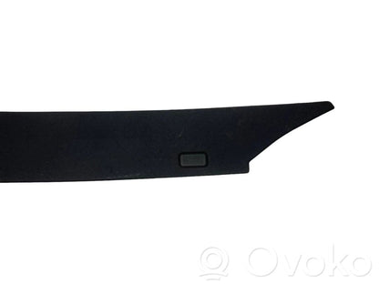 (C) statņa dekoratīvā apdare