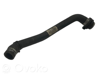 Caurulīte (-es) / šļūtene (-es)