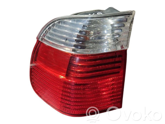 Задний фонарь в кузове