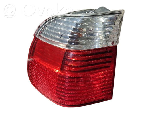 Aizmugurējais lukturis virsbūvē