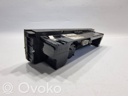 Gaisa kondicioniera / klimata kontroles / salona apsildes vadības bloks (salonā)