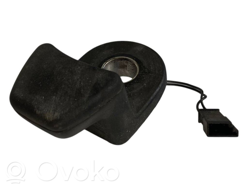 Rear window rear window opening handle