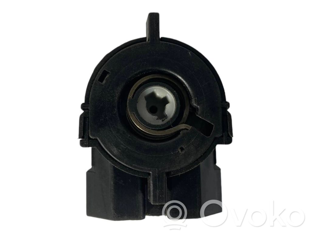 Aizdedzes slēdža kontakti