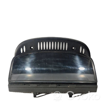 Radio / CD/DVD atskaņotājs / navigācija