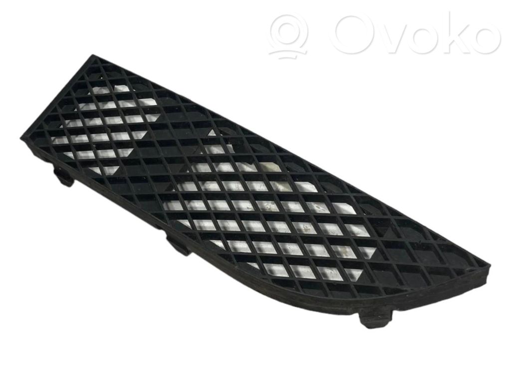 Lower grille (three-piece)