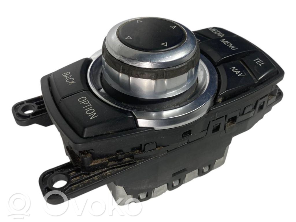 Multimediju kontrolieris