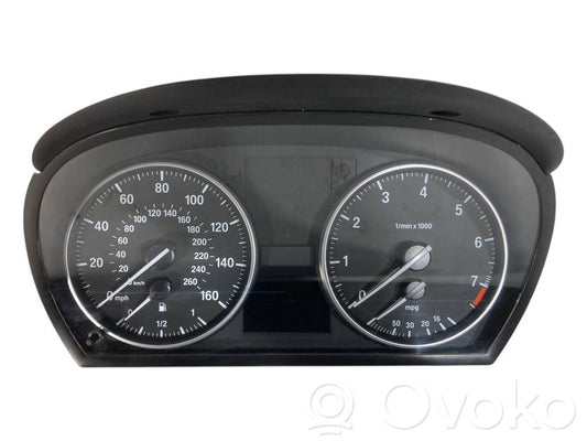 Speedometer (in the instrument panel)