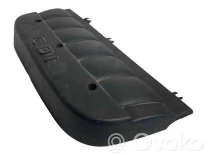 Dzinēja pārsegs (dekoratīva apdare)