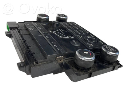 Gaisa kondicioniera / klimata kontroles / salona apsildes vadības bloks (salonā)