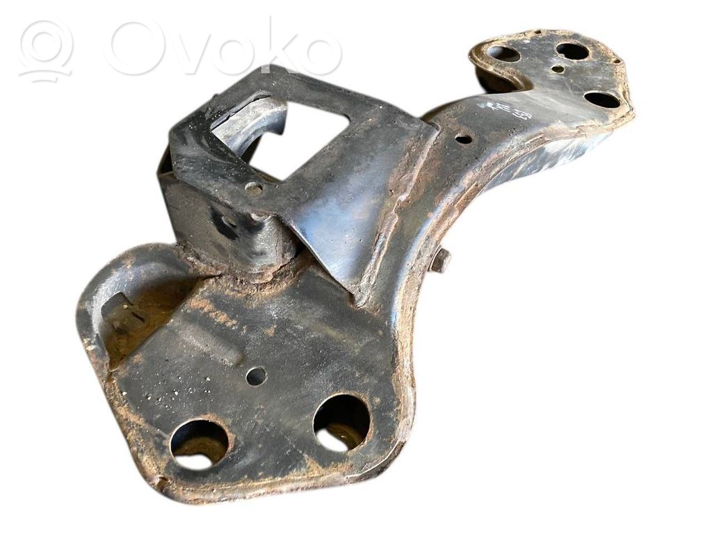 Pārnesumkārbas stiprinājuma kronšteins