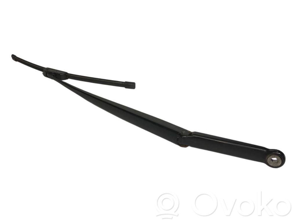 Priekšējā loga tīrītāja kājiņa