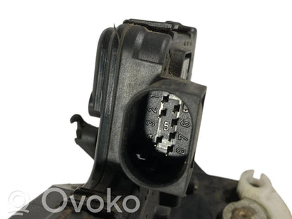 Aizmugurē slēdzene