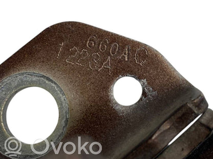 Priekšpusē augšējā vira (eņģe)