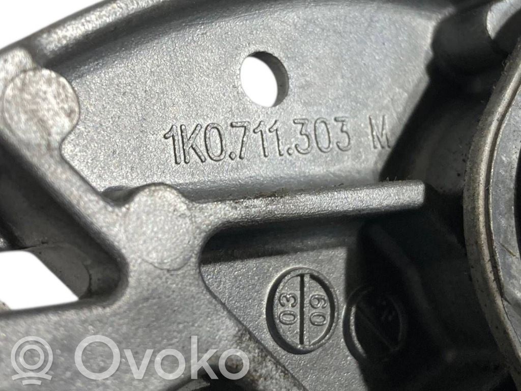 Rokas bremzes mehānisms (salonā)