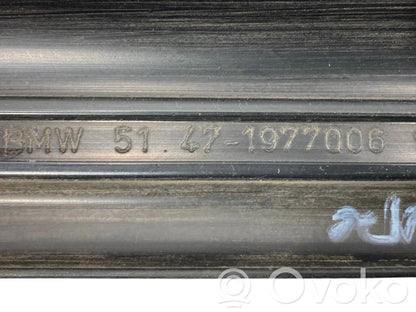 Priekšējā sliekšņa dekoratīvā apdare (iekšējā)