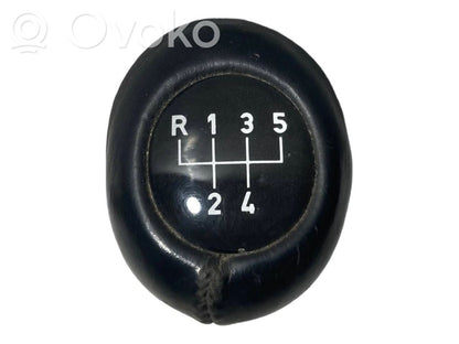 Ātrumu pārslēgšanas sviras dekoratīvā apdare (āda, uzgalis)