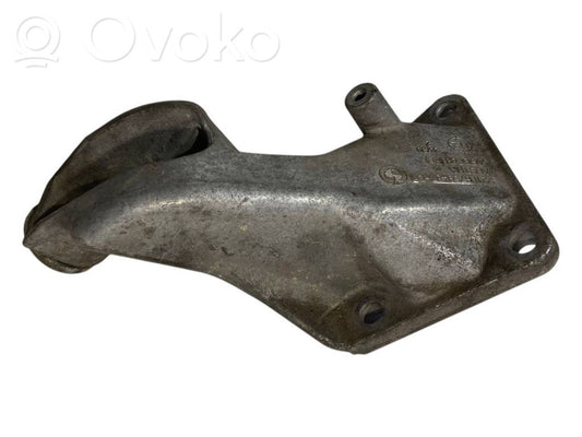 Engine mounting bracket