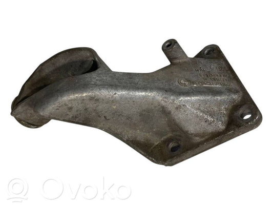 Engine mounting bracket