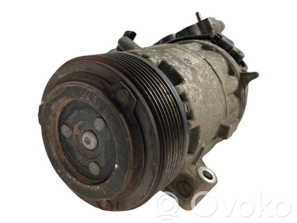 Air conditioner compressor (pump)