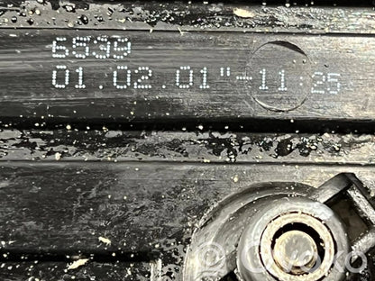 Крышка двигателя (декоративная отделка)