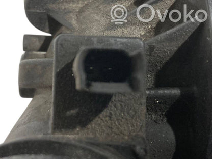 Thermostat / thermostat housing