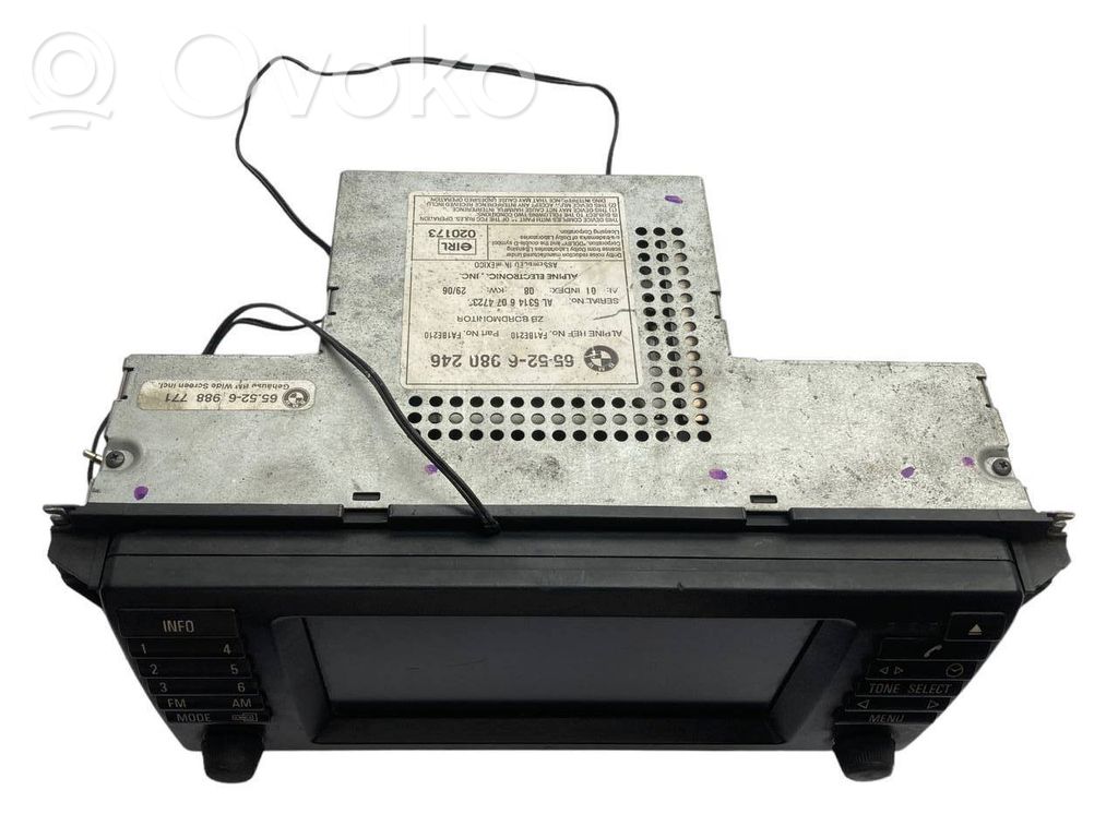 Radio / CD/DVD atskaņotājs / navigācija