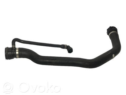 Caurulīte (-es) / šļūtene (-es)