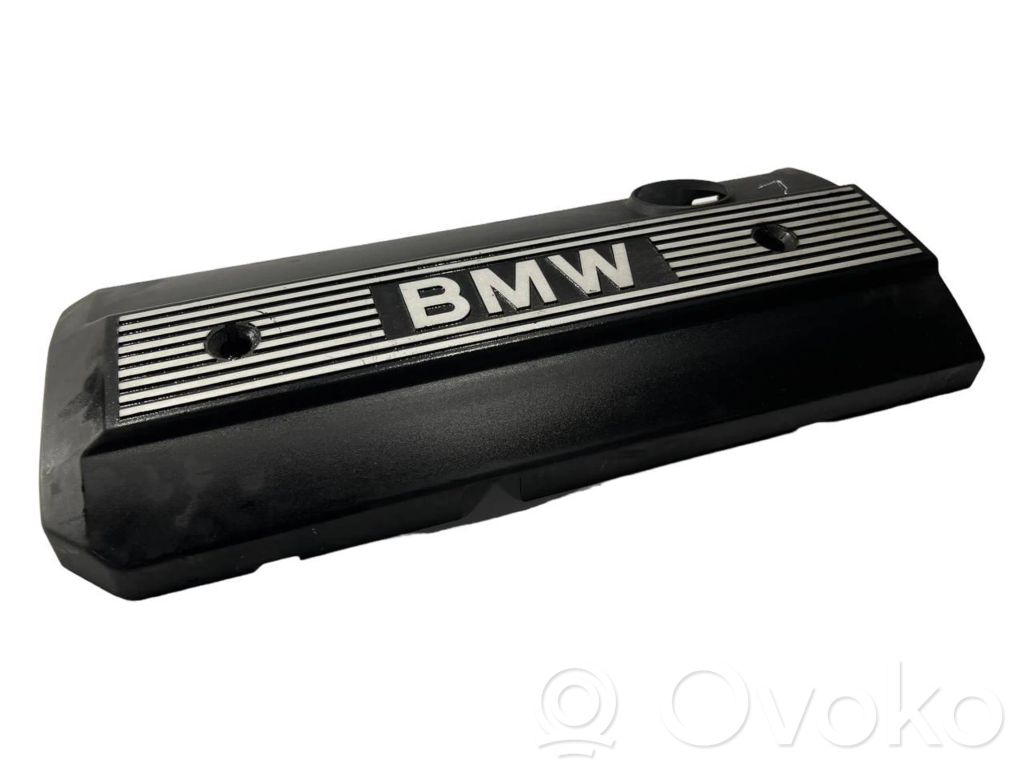 Engine cover (decorative trim)