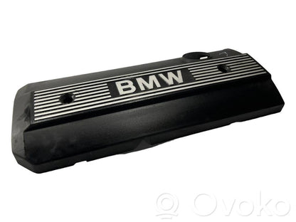 Engine cover (decorative trim)