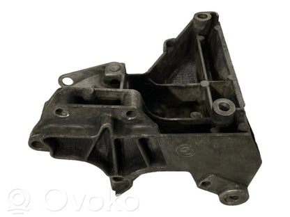 Stūres pastiprinātāja sūkņa stiprinājums