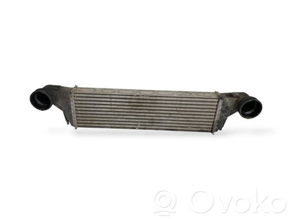 Starpdzesētāja radiators