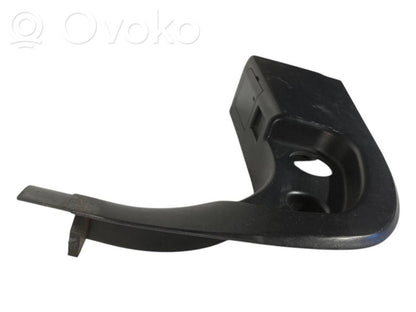 Kāju zonas sānu dekoratīvā apdare