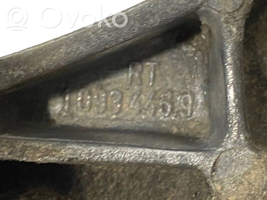 Pārnesumkārbas stiprinājuma kronšteins