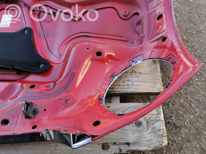 Dzinēja pārsegs (vāks)