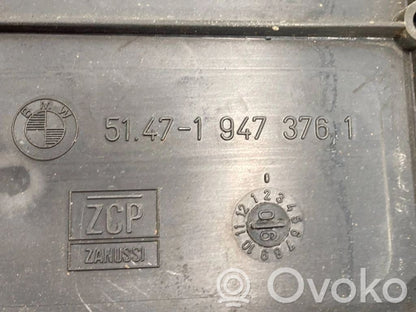 Battery mounting base