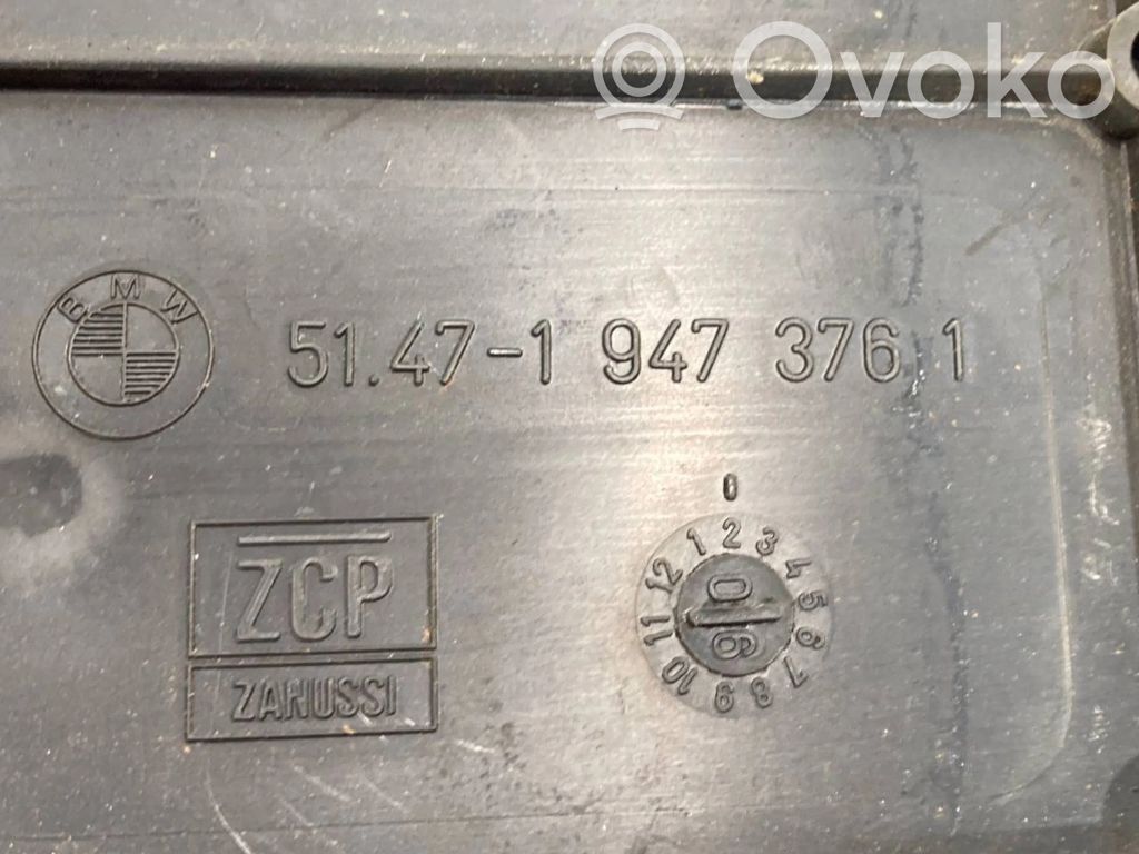 Akumulatora nostiprināšanas pamatne