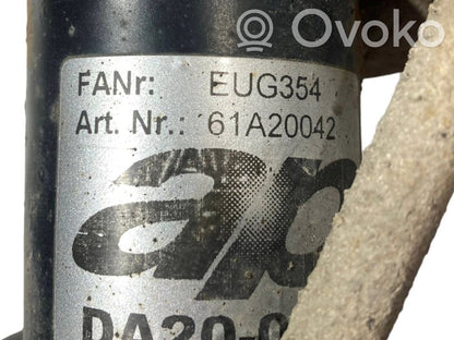 Priekšpusē amortizators ar atsperi